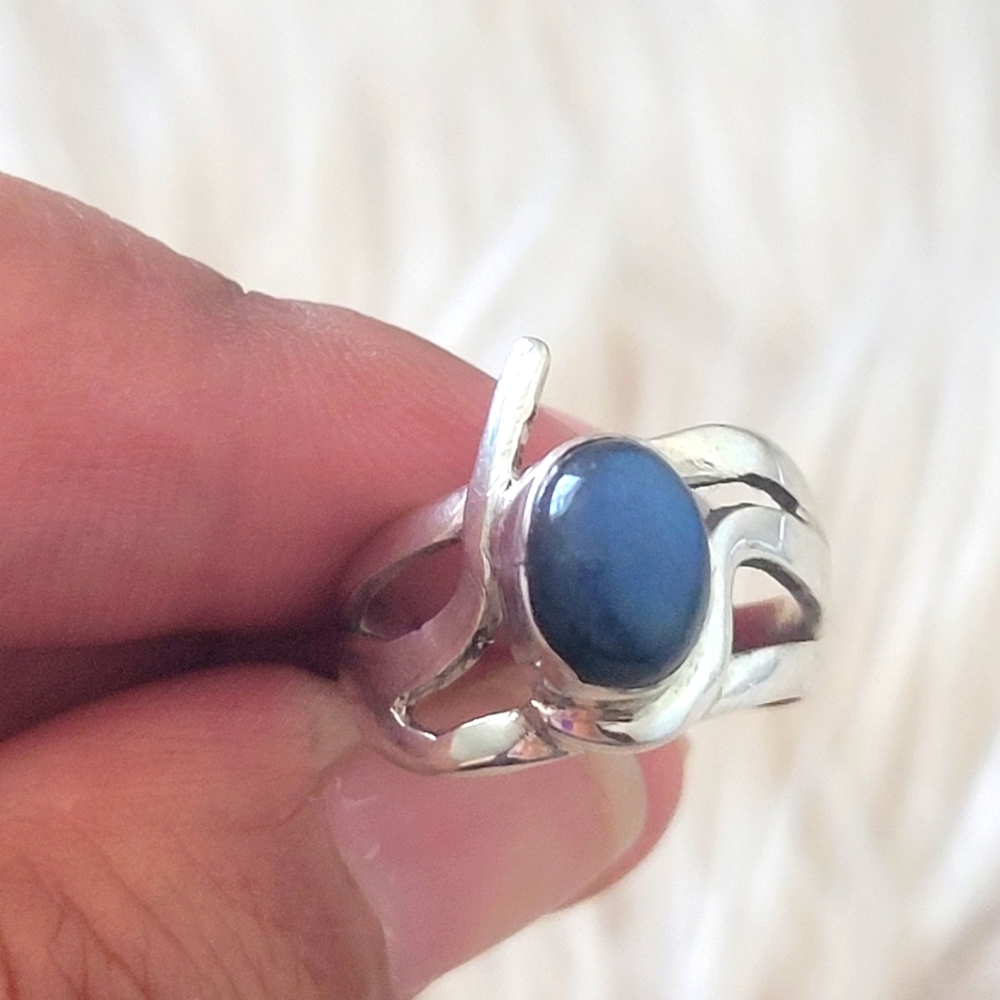 Handmade 925 sterling silver & moonstone ring size 6